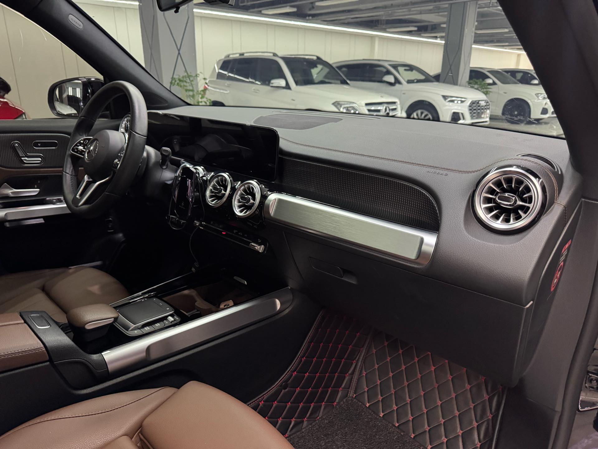 Mercedes Benz GLB 2023 GLB 220 Fashion 10
