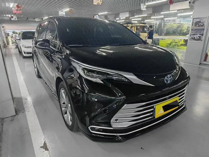 Toyota 2023 Sienna 2.5 CVT Prestige Automatic 3