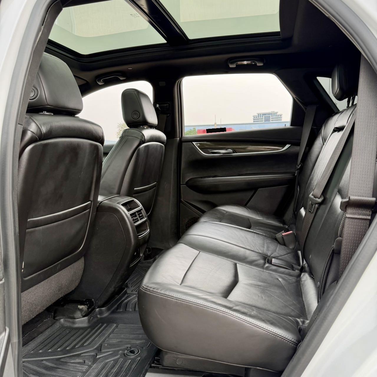 Cadillac XT5 2020 28T 4-wheel drive leading sports 7