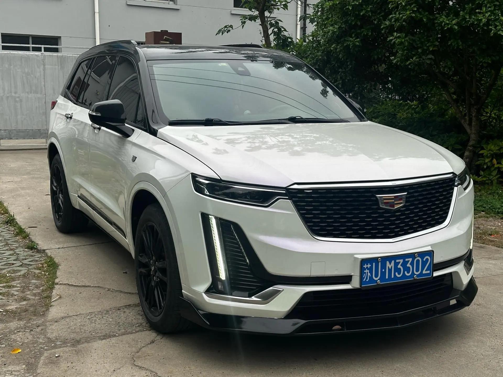 Cadillac XT6 2022 2.0T 6-seat 4-wheel drive luxury model 3