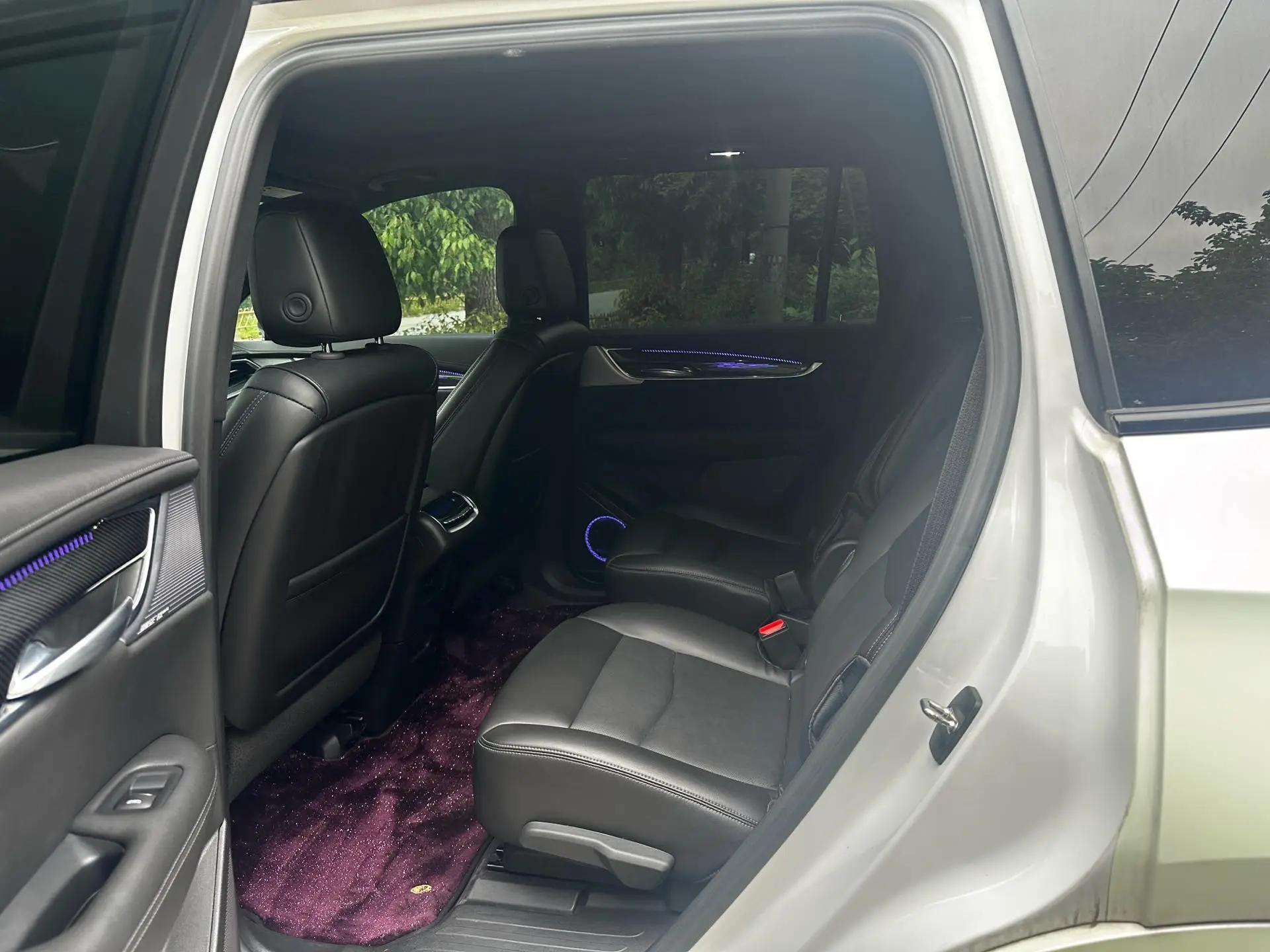 Cadillac XT6 2022 2.0T 6-seat 4-wheel drive luxury model 5