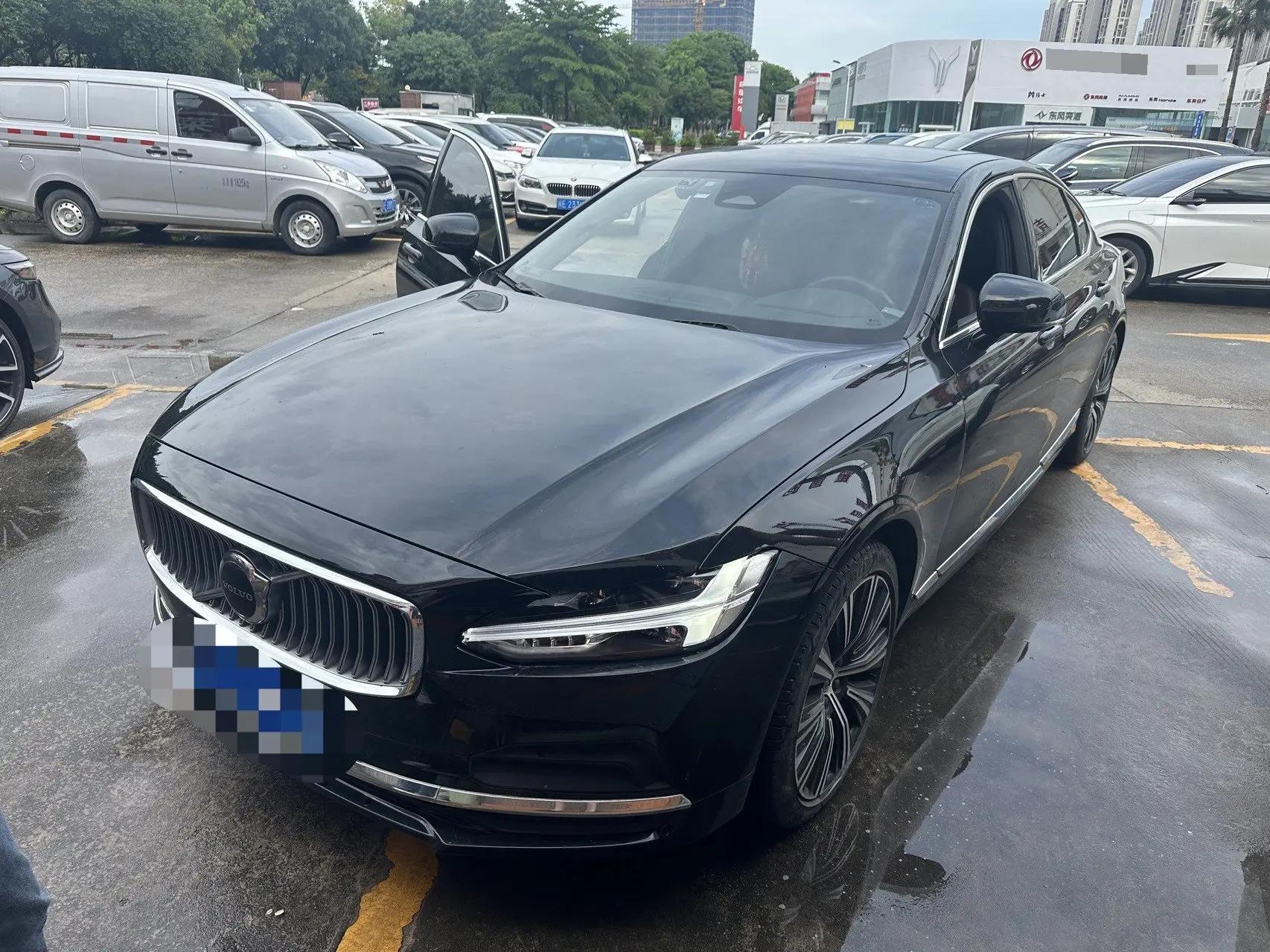 Открыть галерею: Volvo S90 2024 B5 Zhiyuan Deluxe Edition