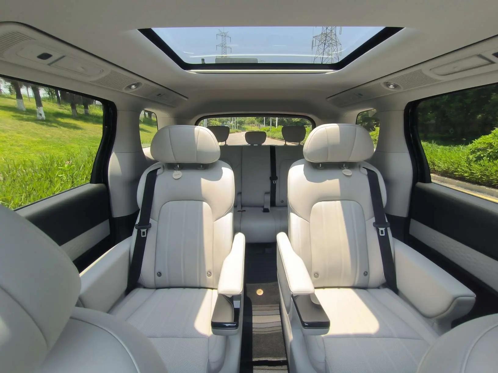 Voyah 2025 Model Dreamer PHEV 1.5T Four-Wheel-Drive Prestige Kunpeng Edition Automatic 3