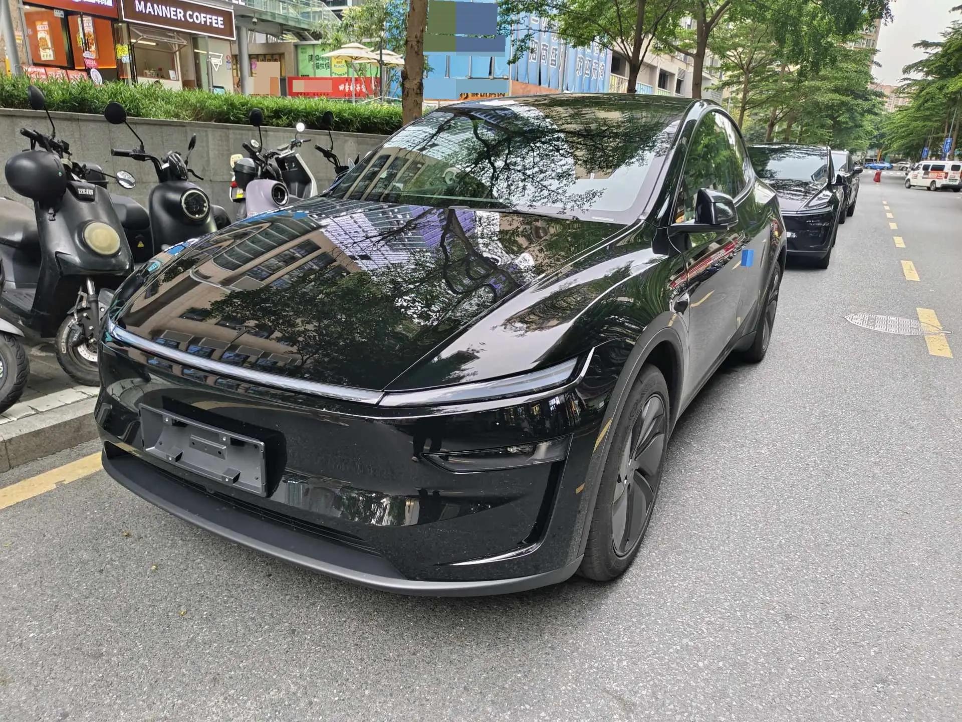 Tesla 2026 Model Y Rear-Wheel Drive Automatic