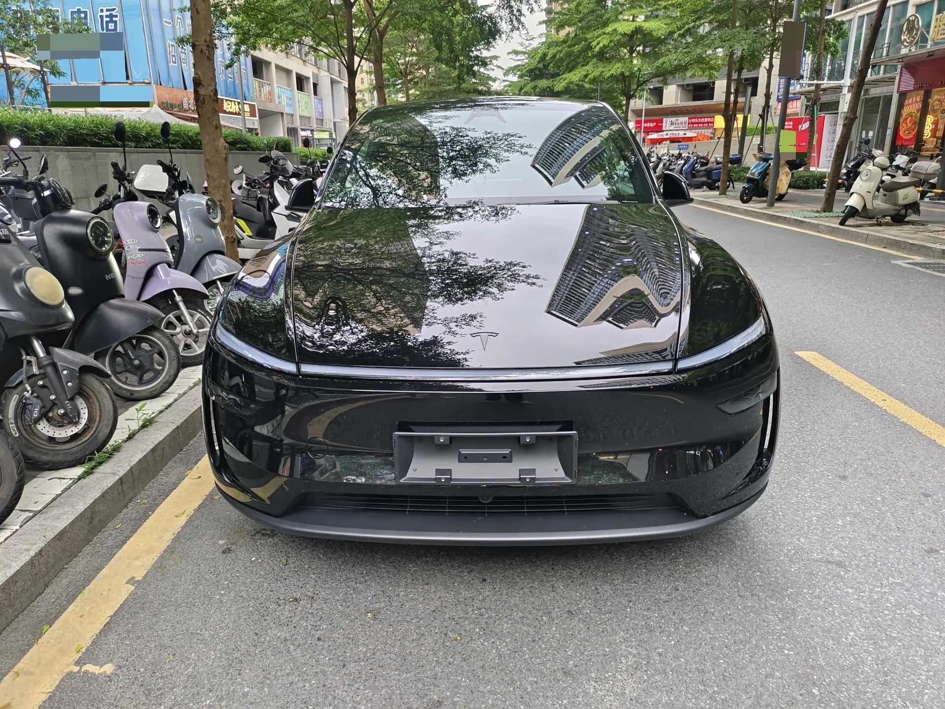 Tesla 2026 Model Y Rear-Wheel Drive Automatic 2