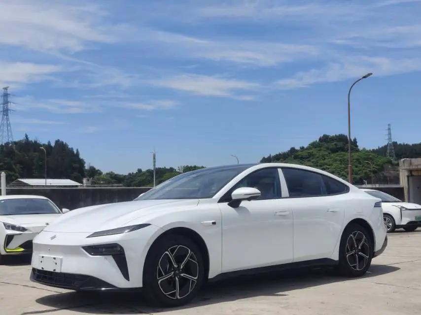 奕派 2025款 eπ007 230Pro领航版 自动挡