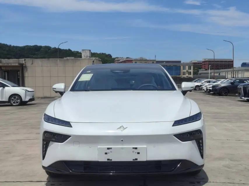 奕派 2025款 eπ007 230Pro领航版 自动挡 2