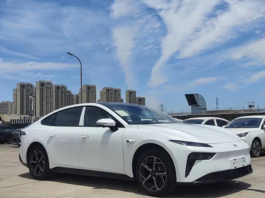 奕派 2025款 eπ007 230Pro领航版 自动挡 3